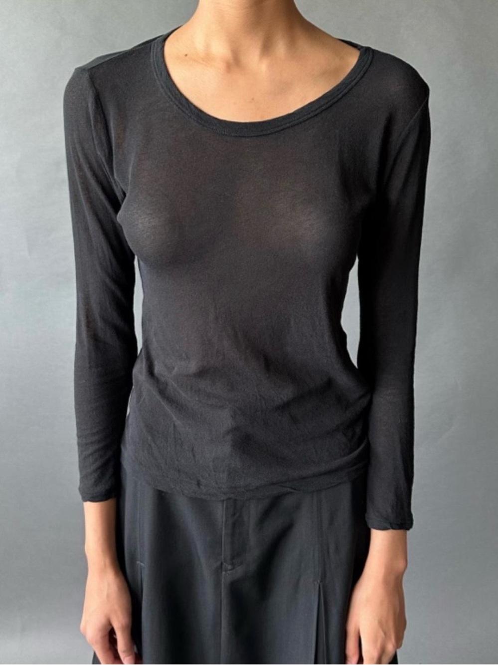 Women’s Long Sleeve Crewneck Top in Black
